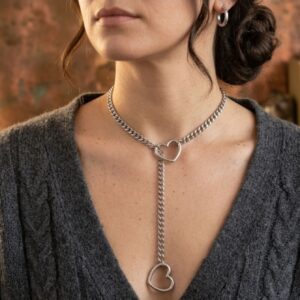 Κολιέ από μεταλλική αλυσίδα σε σχήμα καρδιάς