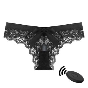 Chiloți din dantelă pentru plăcere discretă